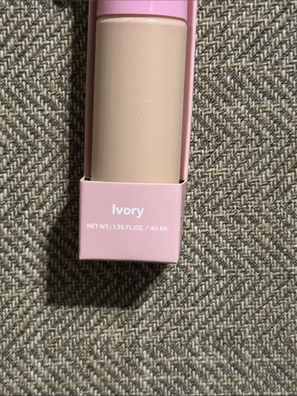 NWT JEFFREE STAR APPROVED PROLUX MATTE MAKEUP FOUNDATION VIRAL IVORY COLOR (1) - Picture 3 of 3